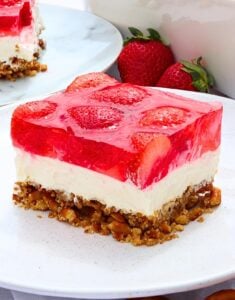 strawberry pretzel salad