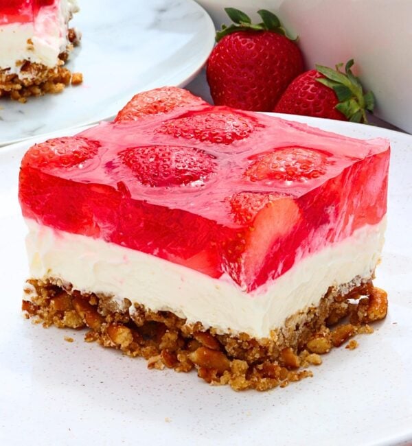 strawberry pretzel salad