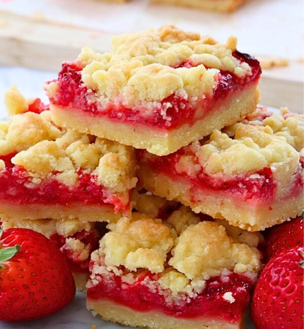 strawberry crumb bars